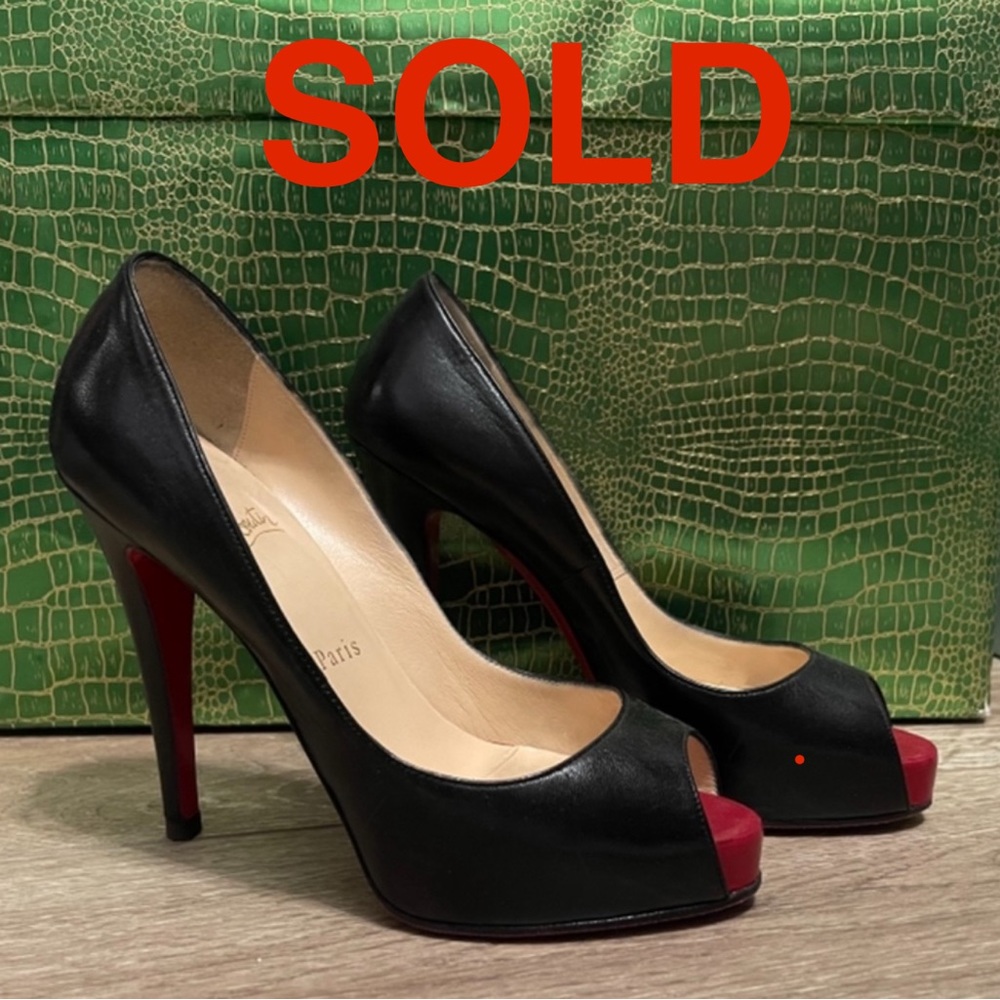 CHRISTIAN LOUBOUTIN black Leather Very Prive 120 Peep Toe Heels Size 37